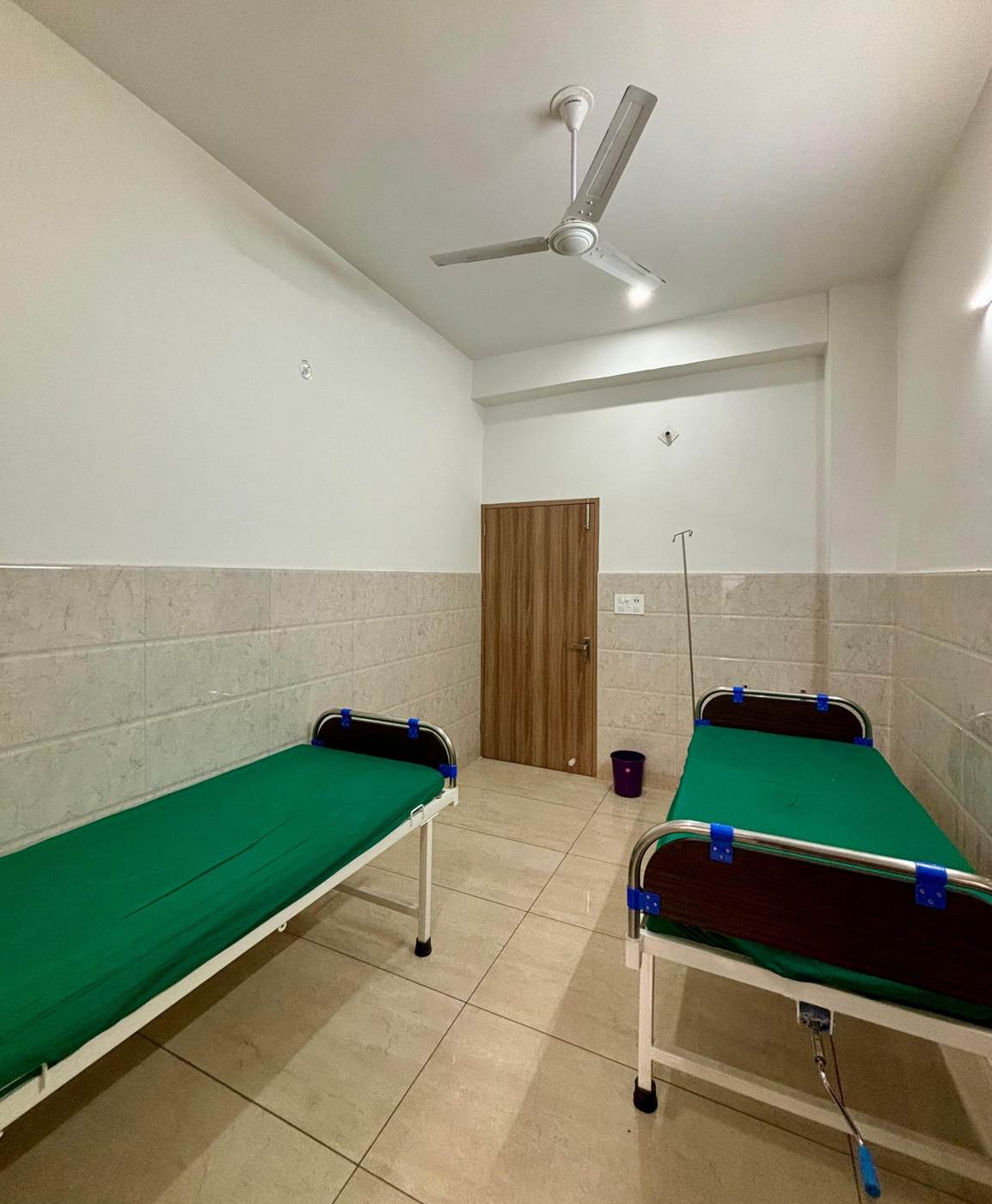 Patient room at Divoj Hospital
